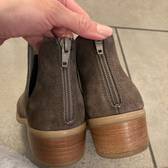 Steve Madden Booties - Picture 5 of 10